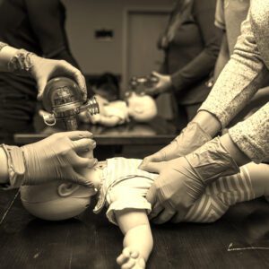 The demonstration of CPR service for babies